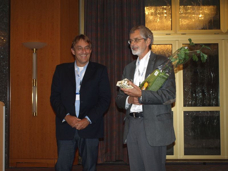 files/symposien/symposium_2014/jahrestagung_2014/gallery/Verabsch. Alterspraesident_2.jpg